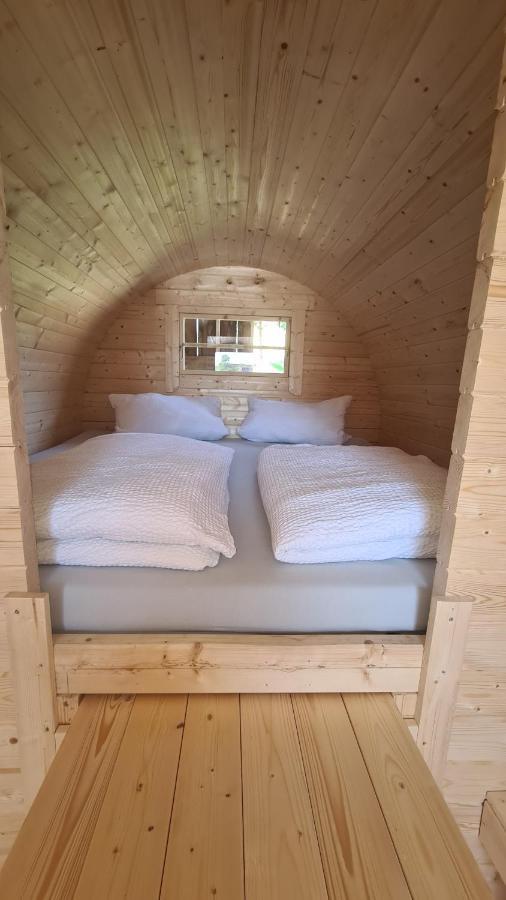 Schlaffass Mit Wellness In Alter Scheune Tente de luxe *