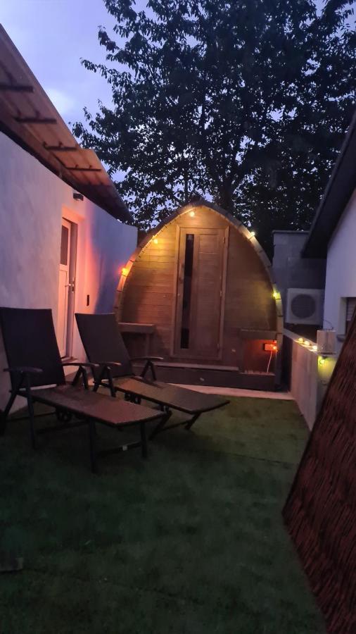 Schlaffass Mit Wellness In Alter Scheune Luxe tent