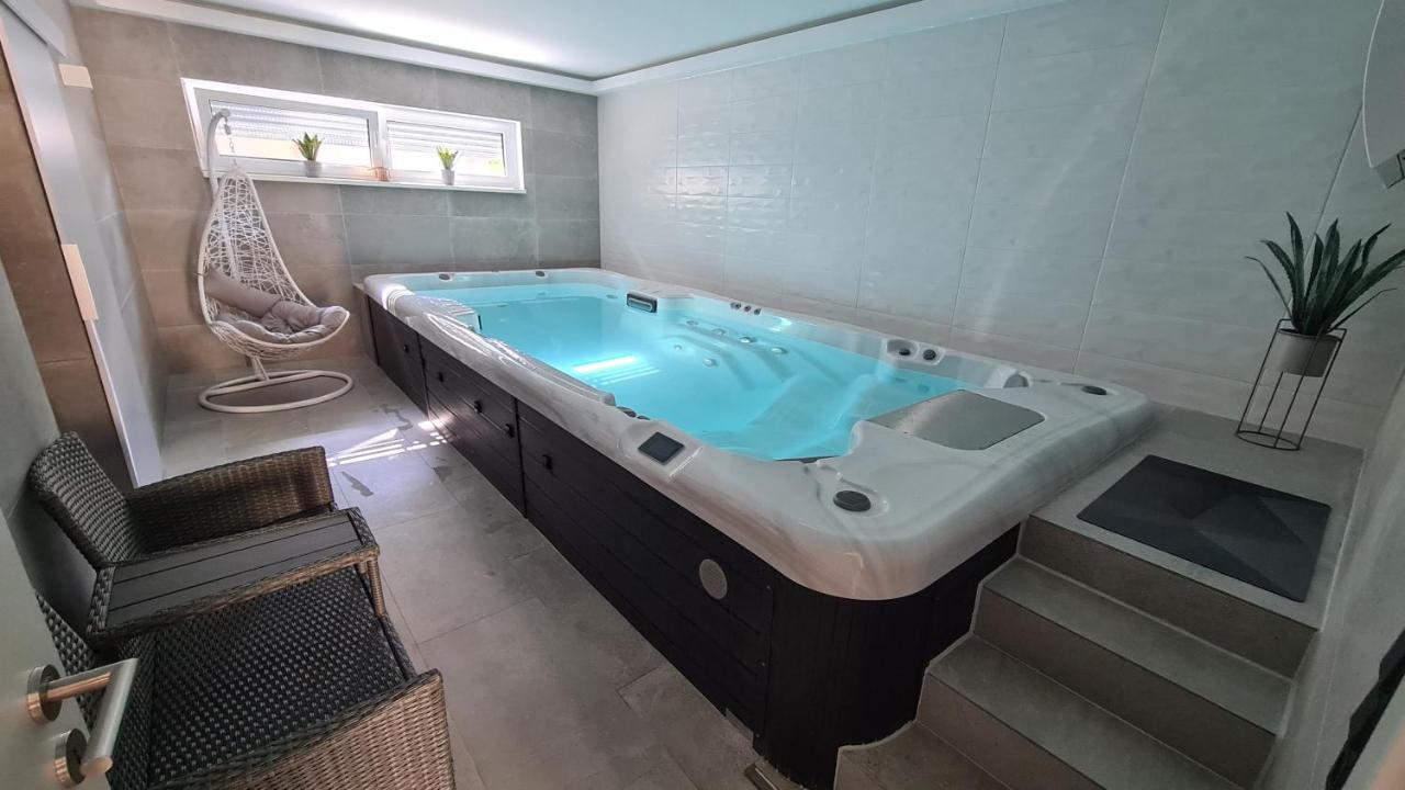 Schlaffass Mit Wellness In Alter Scheune Seinsheim